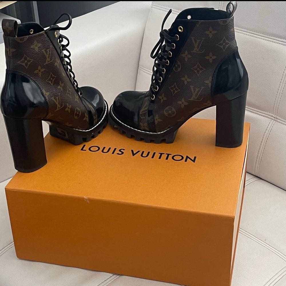 Authentic Louis Vuitton STAR TRAIL BOOTS - Picture 2 of 5